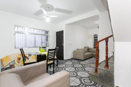 Casa à venda com 159m², 4 quartos e 3 vagas Casa à venda com 159m², 4 quartos e 3 vagasSala de Jantar
