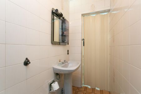 Casa à venda com 159m², 4 quartos e 3 vagas Casa à venda com 159m², 4 quartos e 3 vagasBanheiro 1