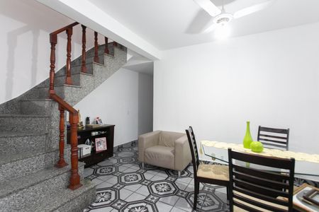 Casa à venda com 159m², 4 quartos e 3 vagas Casa à venda com 159m², 4 quartos e 3 vagasSala de Jantar