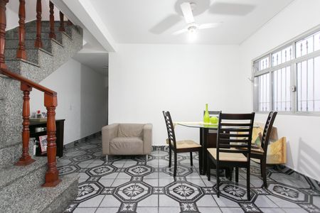Casa à venda com 159m², 4 quartos e 3 vagas Casa à venda com 159m², 4 quartos e 3 vagasSala de Jantar