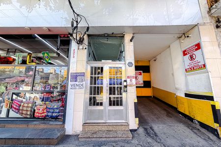 Apartamento à venda com 72m², 2 quartos e 1 vaga Apartamento à venda com 72m², 2 quartos e 1 vagaFachada com Plaquinha