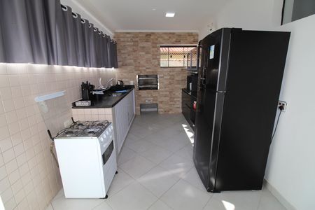 Casa de condomínio para alugar com 327m², 6 quartos e 4 vagasCozinha