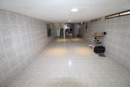 Casa de condomínio para alugar com 327m², 6 quartos e 4 vagasEdícula Sala 1