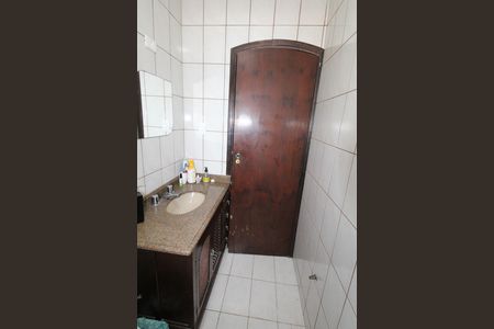 Casa de condomínio para alugar com 327m², 6 quartos e 4 vagasEdícula Banheiro