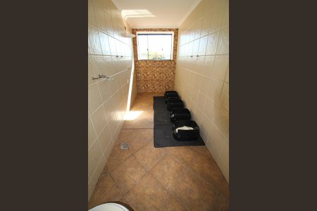 Casa de condomínio para alugar com 327m², 6 quartos e 4 vagasBanheiro 1