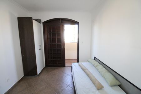 Casa de condomínio para alugar com 327m², 6 quartos e 4 vagasQuarto 1