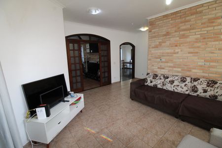 Casa de condomínio para alugar com 327m², 6 quartos e 4 vagasSala 1