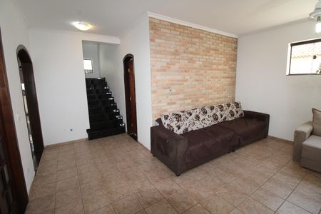 Casa de condomínio para alugar com 327m², 6 quartos e 4 vagasSala 1