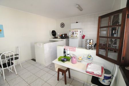 Casa de condomínio para alugar com 327m², 6 quartos e 4 vagasEdícula Cozinha