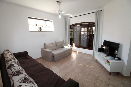 Casa de condomínio para alugar com 327m², 6 quartos e 4 vagasSala 1