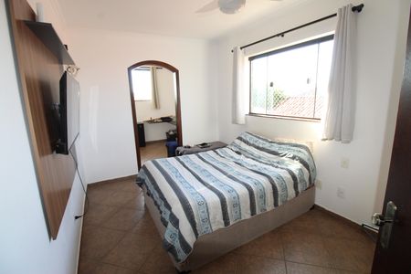 Casa de condomínio para alugar com 327m², 6 quartos e 4 vagasSuíte 1