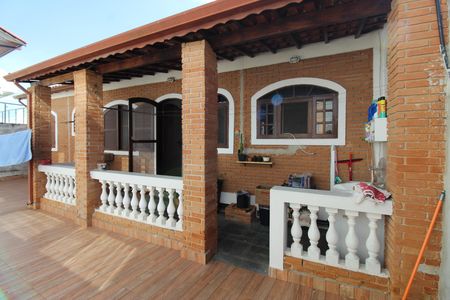 Casa de condomínio para alugar com 327m², 6 quartos e 4 vagasEdícula Área de Serviço