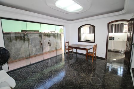 Casa de condomínio para alugar com 327m², 6 quartos e 4 vagasSala 3
