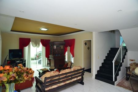 Casa de condomínio para alugar com 260m², 4 quartos e 2 vagas Casa de condomínio para alugar com 260m², 4 quartos e 2 vagasSala