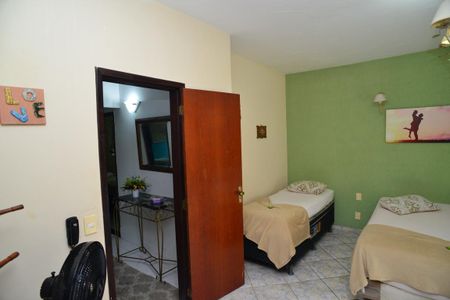 Casa de condomínio para alugar com 260m², 4 quartos e 2 vagas Casa de condomínio para alugar com 260m², 4 quartos e 2 vagasSuíte 1