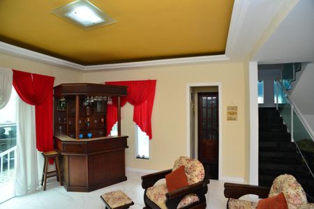 Casa de condomínio para alugar com 260m², 4 quartos e 2 vagas Casa de condomínio para alugar com 260m², 4 quartos e 2 vagasSala