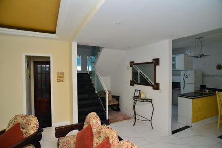 Casa de condomínio para alugar com 260m², 4 quartos e 2 vagas Casa de condomínio para alugar com 260m², 4 quartos e 2 vagasSala