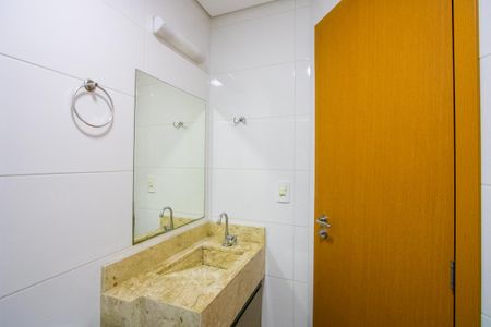 Apartamento à venda com 70m², 2 quartos e 1 vaga Apartamento à venda com 70m², 2 quartos e 1 vagaBanheiro social