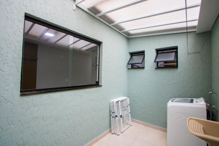 Apartamento à venda com 70m², 2 quartos e 1 vaga Apartamento à venda com 70m², 2 quartos e 1 vagaÁrea de serviço