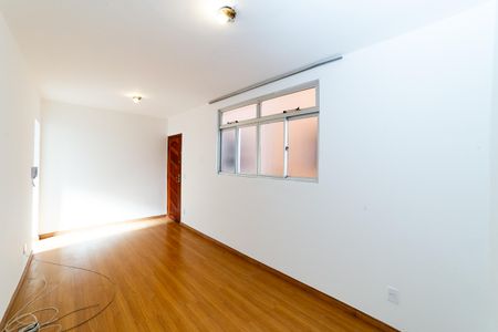 Sala de apartamento para alugar com 3 quartos, 65m² em Floresta, Belo Horizonte