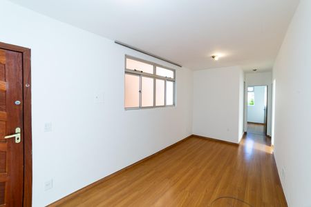 Sala de apartamento para alugar com 3 quartos, 65m² em Floresta, Belo Horizonte