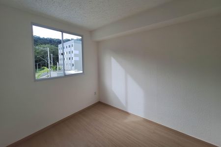 Quarto 1 de apartamento para alugar com 2 quartos, 48m² em Rio do Ouro, São Gonçalo