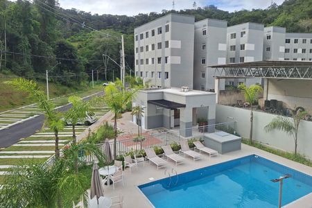 Sala de apartamento para alugar com 2 quartos, 48m² em Rio do Ouro, São Gonçalo