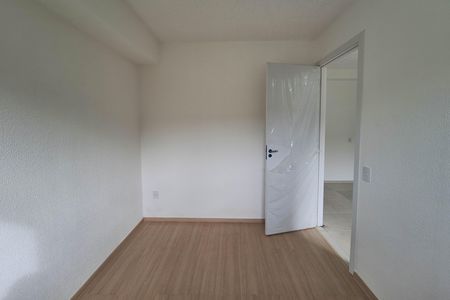 Quarto 1 de apartamento para alugar com 2 quartos, 48m² em Rio do Ouro, São Gonçalo