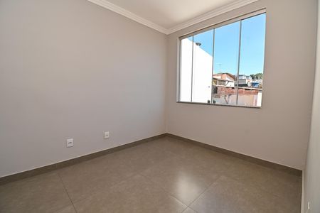 Apartamento à venda com 2 quartos, 67m² em Parque Maracana, Contagem