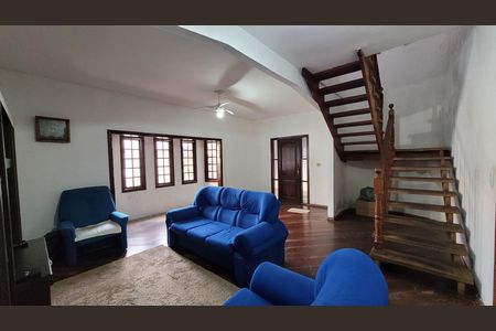Sala de casa para alugar com 2 quartos, 308m² em Vila Zeferina, Itaquaquecetuba
