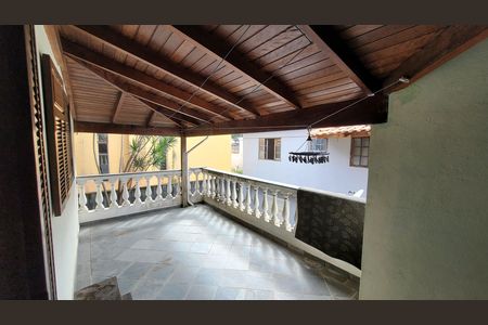 Casa para alugar com 308m², 2 quartos e 3 vagas Casa para alugar com 308m², 2 quartos e 3 vagasSuite 02 - Varanda