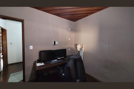 Casa para alugar com 308m², 2 quartos e 3 vagas Casa para alugar com 308m², 2 quartos e 3 vagasSuite 02 - Escritório