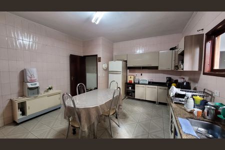Casa para alugar com 308m², 2 quartos e 3 vagas Casa para alugar com 308m², 2 quartos e 3 vagasCozinha