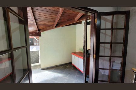 Casa para alugar com 308m², 2 quartos e 3 vagas Casa para alugar com 308m², 2 quartos e 3 vagasSuite 02 - Varanda