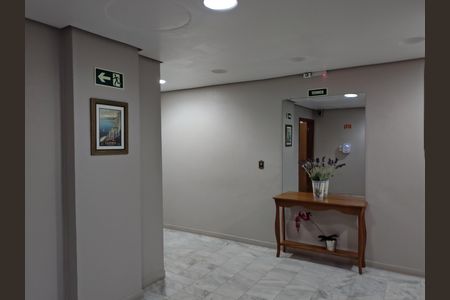 Hall de entrada de apartamento à venda com 1 quarto, 41m² em Centro Histórico, Porto Alegre