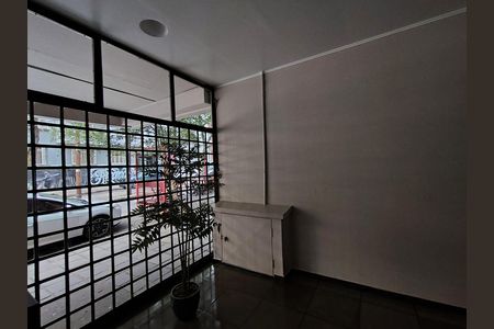 Hall de entrada de apartamento à venda com 1 quarto, 41m² em Centro Histórico, Porto Alegre
