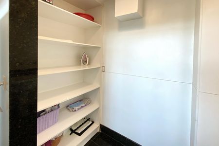 Apartamento à venda com 80m², 1 quarto e 2 vagas Apartamento à venda com 80m², 1 quarto e 2 vagasÁrea de Serviço