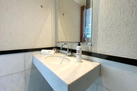 Lavabo da Sala de apartamento à venda com 1 quarto, 80m² em Belvedere, Belo Horizonte