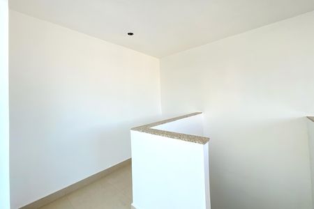 Apartamento à venda com 135m², 2 quartos e 2 vagasHall escada