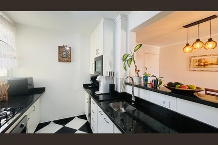 Apartamento à venda com 144m², 4 quartos e 2 vagasCozinha