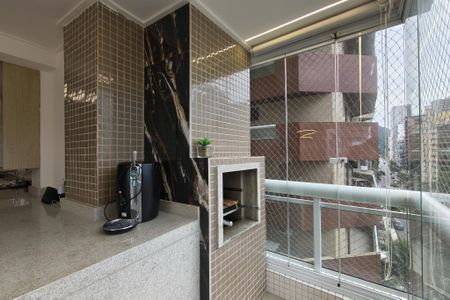 Apartamento para alugar com 149m², 3 quartos e 2 vagas Apartamento para alugar com 149m², 3 quartos e 2 vagasSacada