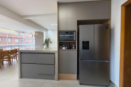 Apartamento para alugar com 149m², 3 quartos e 2 vagas Apartamento para alugar com 149m², 3 quartos e 2 vagasCozinha