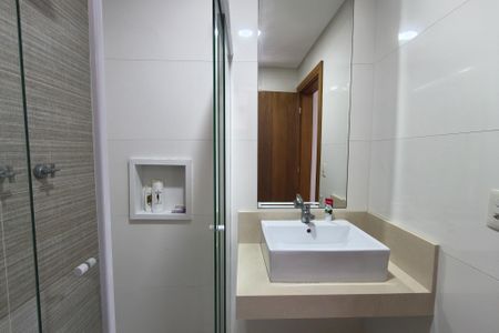 Apartamento para alugar com 149m², 3 quartos e 2 vagas Apartamento para alugar com 149m², 3 quartos e 2 vagasBanheiro da Suíte 1