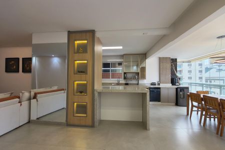 Apartamento para alugar com 149m², 3 quartos e 2 vagas Apartamento para alugar com 149m², 3 quartos e 2 vagasCozinha
