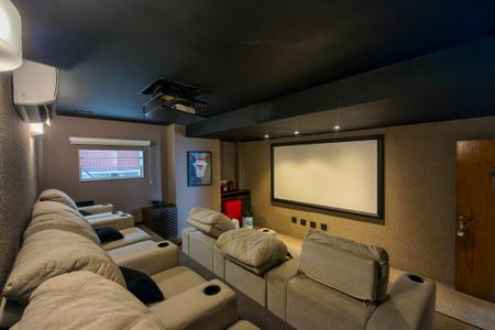 Apartamento para alugar com 149m², 3 quartos e 2 vagas Apartamento para alugar com 149m², 3 quartos e 2 vagasCinema