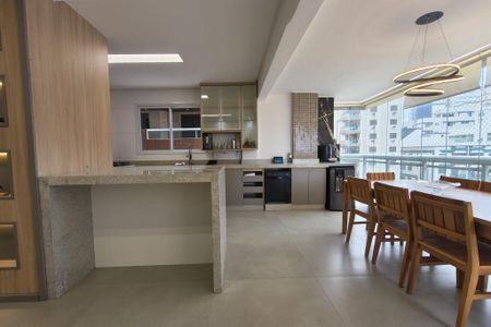 Apartamento para alugar com 149m², 3 quartos e 2 vagas Apartamento para alugar com 149m², 3 quartos e 2 vagasCozinha