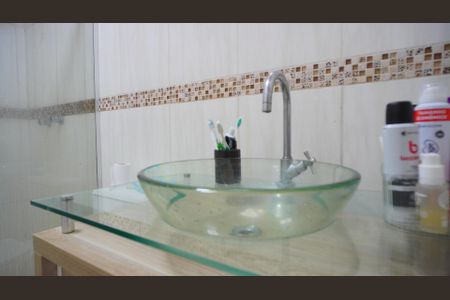Casa à venda com 105m², 2 quartos e 2 vagasBanheiro 2