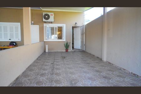 Casa à venda com 105m², 2 quartos e 2 vagasFachada do imóvel 