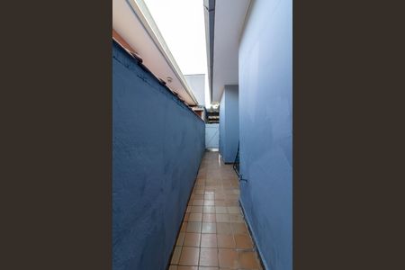 Casa para alugar com 120m², 2 quartos e 2 vagasCorredor Lateral