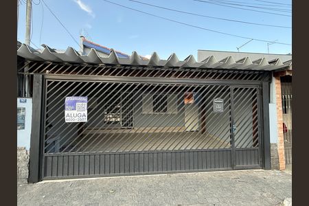 Casa para alugar com 120m², 2 quartos e 2 vagasFachada 